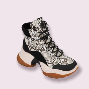 KENNETH COLE | Maddox 2.0 Goretex Sneakers Snake Hiker Boots | Size: 6